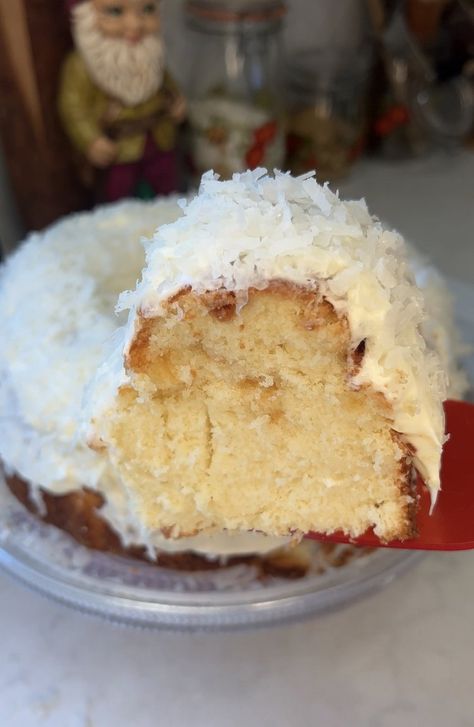 "Tom Cruise" Coconut Cake — Got Room for More Coconut Sour Cream, 1234 Cake, Cake With Sour Cream, Cake With Coconut, Cake Mug, Sour Cream Cake, Basic Cake, Chocolate Bundt Cake, Cream Filling