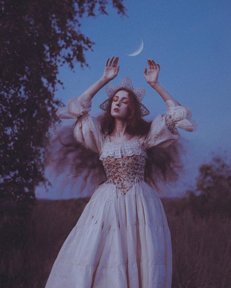 Caught the moon Corset and dress are from the amazing @lacemadeofficial, and I just have no words to describe how poetic and delicate… | Instagram Magical Photoshoot Ideas, Dark Ethereal Photography, Spring Witch Aesthetic, Corset And Dress, Moon Corset, Cottagecore Witch, Fairy Photoshoot, Fairytale Photography, Fantasy Photography