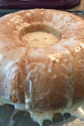 Cinnabon Cinnamon Roll Cake, Cinnamon Roll Cake Recipe, Cinnabon Cake, Roll Cake Recipe, Cinnamon Cake, Cinnamon Roll Cake, Bundt Cakes Recipes, Monkey Bread, Roll Cake