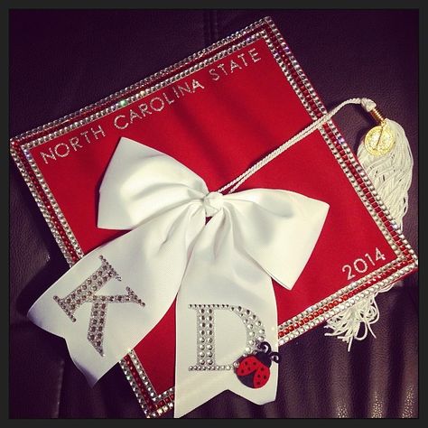 Graduation cap - NC State - Kappa Delta - Ladybugs #NCSU #2014 #kappadelta Pt School, Caps Design, Abi Motto, Grad Hat, Sorority Sugar, Grad Caps, Graduation Cap Designs, Cap Ideas, Graduation Caps