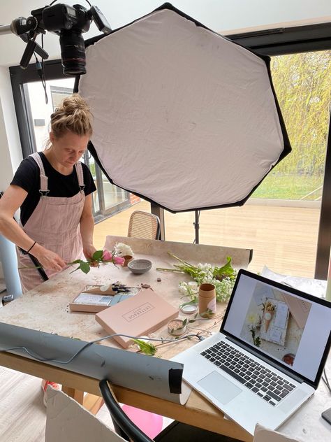 Another behind-the-scenes shot of our photoshoot last month! 😍  We love getting the opportunity to work with incredible people as part of our small business. Are you enjoying our new product shots?  #giftinspo #giftideas #gifts #giftsforher #giftbox #giftshop #giftinspiration #onlinegifts #presentideas #giftidea #giftdelivery Behind The Scenes Photoshoot Product, Behind The Scenes Photoshoot, Shot List, Product Shots, Gift Inspo, Photo Layouts, Flower Gifts, Delivery Gifts, Last Month