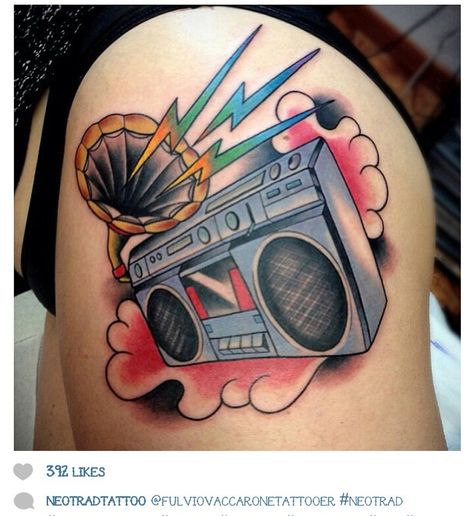 Instagram @fulviocaccaronetattoer boombox #tattoo #traditional Boombox Tattoo, Tato Tradisional, Best Tattoo Ever, Tattoo Old School, Shape Tattoo, Traditional Tattoo Sleeve, Omerta Tattoo, Old School Music, New School Tattoo