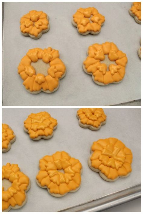 Pretty Marigold Cookies Marigold Cookies Decorated, Marigold Cookies, Cookie Decorating Icing, Cookie Cake Decorations, Flower Sugar Cookies, Leaf Cookies, Tree Cookies, Big Cookie, Cookie Tutorials