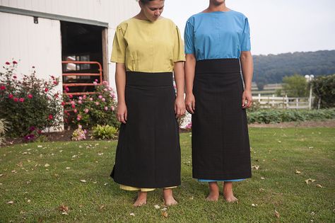 Plain People, Amish Community, Amish Country, Travel Destinations, Maxi Skirt, Work Wear, The Outsiders, Canning, Travel