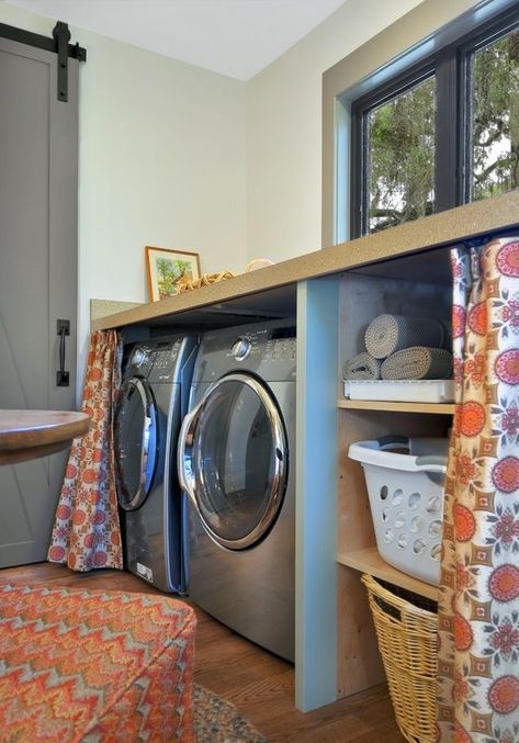 Laundry room, a place where you do not put some more emphasis on friendly again as it certainly spend some time in this area on weekends. We present laundry rooms that could be ideal for Laundry Room Decorating, Country Laundry Rooms, Small Laundry Room Organization, Toy Bin, Laundry Room Doors, Mud Rooms, Laundry Room Ideas, Butlers Pantry, Laundry Room Inspiration