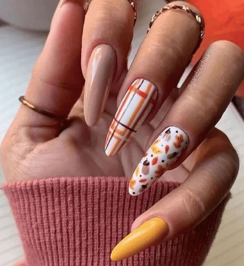 November Nail Designs, Fall Leaves Nail Art, Nails For Fall, Nail Art Diy Easy, Orange Nail Polish, Thanksgiving Nail Designs, Thanksgiving Nail Art, Thanksgiving Nail, Indigo Nails