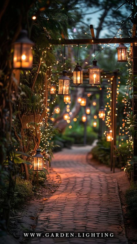 there are many lights hanging from the trees around pathway Outdoor Wedding Lighting, Fairytale Decor, Magical House, Backyard Lighting, Pathway Lighting, Magical Garden, Outdoor Decor Backyard, Garden Pathway, Outdoor Christmas Lights