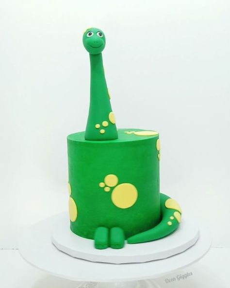 Oven Giggles on Instagram: "Meet Ben the Brachiosaurus. He is a very sweet guy, who loves taking long walks, and is a fulltime vegan. He has a big 💚 too so let's find him a good match! . . @wiltoncakes - fondant @whalenpackaging - cake drum @chefmaster - green gel food color Music: Tiny People URL: https://icons8.com/music/ . . 👇 Follow me 👇 IG: @ovengiggles FB: Oven Giggles #ovengiggles #noveltycakes #myatlanta #atlantacakes #atlantacustomcakes #roar #dinosaurcakes #dinosaurparty #greencakes Green Birthday Cakes, Color Music, Dino Cake, Dinosaur Birthday Cakes, Tiny People, Green Cake, Dinosaur Theme Party, Dinosaur Cake, Dino Birthday