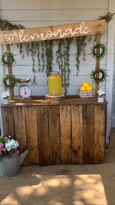 Drink Stall Ideas, Lemon Ade Stand, Rustic Lemonade Stand, Lemonade Stand Alternatives, Adult Lemonade Stand, Aesthetic Lemonade Stand, Lemonade Stand Aesthetic, Lemon Aid Stand, Homemade Lemonade Stand