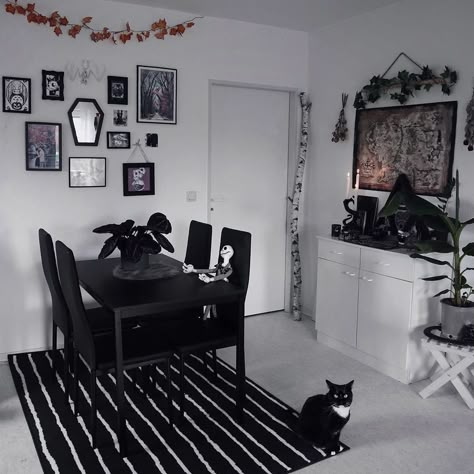 Black Home Decor Kitchen, Witchy Couch, Emo Apartment Decor, Goth Studio Apartment, Diy Small Room Decor, Goth House Aesthetic, Christmas Room Decor Ideas Diy, Goth Apartment Decor, Cool Room Decor Ideas