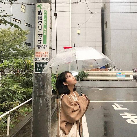 ah.hyeon: https://www.instagram.com/p/BYu_T1NgHmS/ Korean Girl Style, Japan Lifestyle, Japanese Lifestyle, 사진 촬영 포즈, Japan Aesthetic, Aesthetic Japan, Korea Travel, Fall Photoshoot, Korean Aesthetic