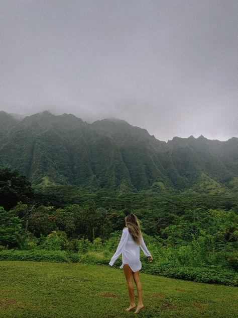 Hoomaluhai Botanical Gardens Hawaii Botanical Garden Photoshoot, Hoomaluhia Botanical Gardens Photoshoot, Hoomaluhia Botanical Gardens, Hawaii Photo Ideas Instagram, Hawaii Insta Pics, Hawaii Inspo Pics, Aesthetic Hawaii Pictures, Hawaii Botanical Garden, Hawaii Instagram Pictures