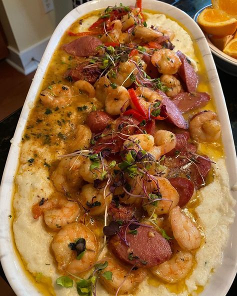 Shrimp And Grits Aesthetic, Brunch Catering, Body Care Recipes, Body Nutrition, Fancy Breakfast, Shrimp Grits, Shrimp And Grits, Breakfast Meal, Wine Connoisseur