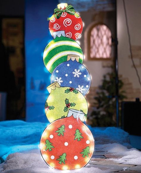 Christmas Chimney, O Grinch, Christmas Lawn Decorations, Grinch Decorations, Whoville Christmas, Outside Christmas Decorations, Christmas Cutouts, Grinch Christmas Decorations, Christmas Yard Art