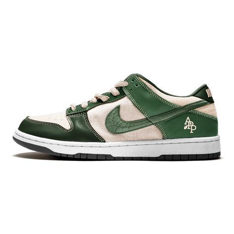 Birk W on Instagram: “aplasticplant x Nike Dunk Low Concept by me These are not available.” Jordan 4 Black, Nike Models, Dunks Nike, Green Paisley, Sneaker Stores, Green Sneakers, Moon Boots, Trending Sneakers, Nike Green