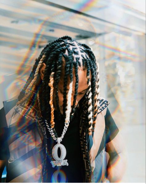 #ripkingvon King Von Locs, King Von Hair, King Von Dreads, Lil Durk Dreads, King Von Rapper Aesthetic, King Pic, King Von, Twisted Hair, Dreadlock Hairstyles For Men