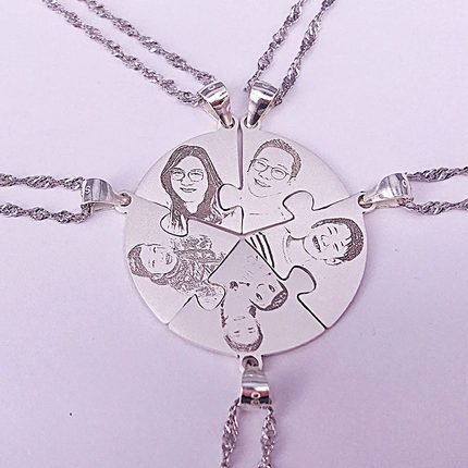 Photo jewelry is popular jewelry! This double-sided engraved family puzzle necklace can be engraved with 7 photos and 7 inscriptions. This is a unique family necklace that is perfect for a child or grandmother's mom or grandmother. This beautiful necklace is made of sterling silver, you can choose from 2 to 7 to customize, each photo has its own special inscription. Puzzle Necklace, Family Puzzle, Laser Engraved Ideas, Tshirt Design Inspiration, Arm Bracelets, Family Necklace, Photo Necklace, Popular Jewelry, Pretty Jewelry