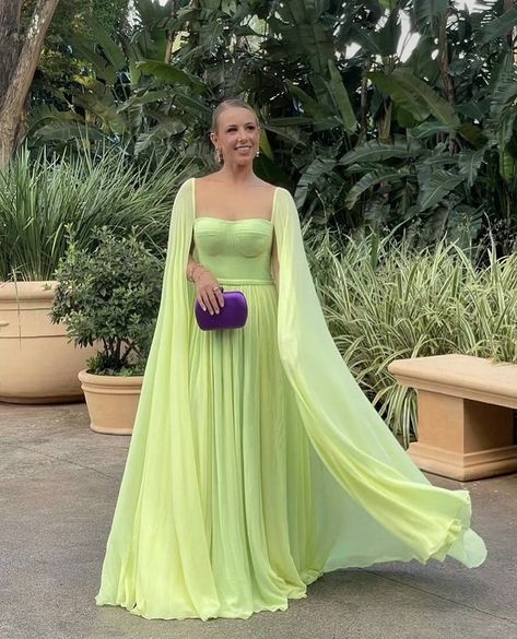 Long Sleeve Formal Gown, Gown Chiffon, Cape Sleeve Dress, Green Formal Dresses, Long Cape, Fall Wedding Guest Dress, Affordable Prom Dresses, Sweetheart Prom Dress, Cape Sleeves