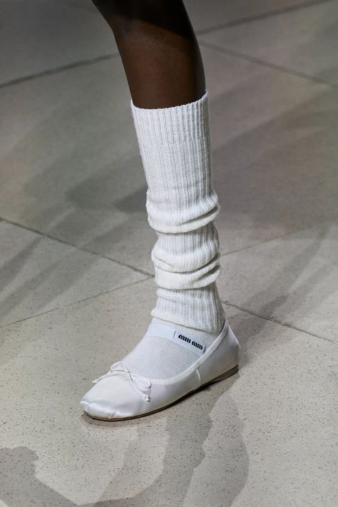 Miu Miu Fall 2022 Ready-to-Wear Fashion Show | Vogue Shoes And Socks, 가을 패션, Ballerina Flats, Miu Miu Ballet Flats, Looks Vintage, Sock Shoes, Women's Pumps, Runway Fashion, Miu Miu