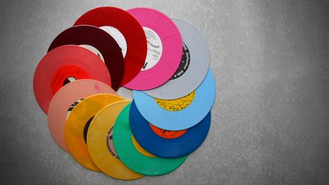 variety-in-dj-sets Vinyl Record Decor, Rainbow Colours, Record Players, Nursery Mobile, Horror Music, Black Vinyl, Vintage Colors, Vinyl Record, Rainbow Colors