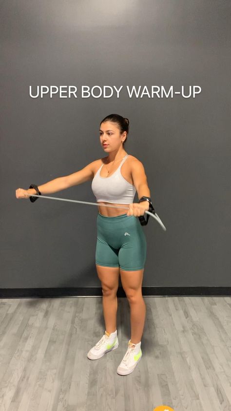 Shoulder Stretches Before Workout, Pre Arm Workout Stretches, Pre Workout Stretches Arms, Arm Activation Exercises, Warmups For Arm Day, Back And Bicep Dynamic Stretches, Pre Workout Arm Stretches, Dynamic Chest Stretch, Back Dynamic Stretch