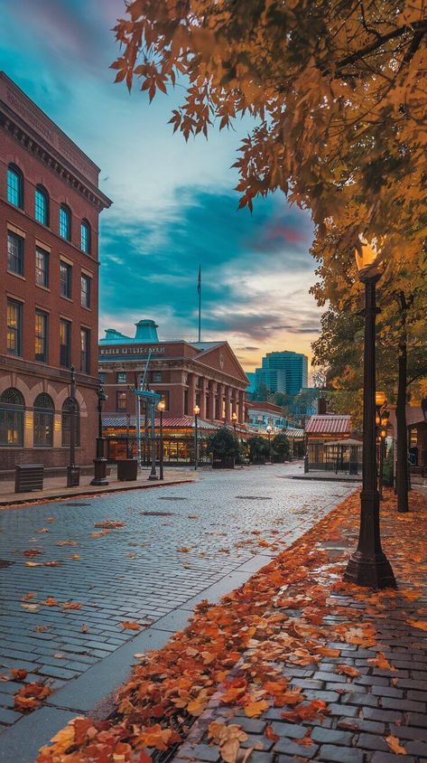 10 Iconic Boston Landmarks to Visit This Fall Boston Autumn Aesthetic, Boston Astethic, Boston Scenery, Boston Massachusetts Aesthetic, Boston Halloween, Boston Autumn, Boston Landmarks, Boston Fall, Quincy Market