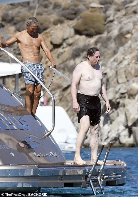 Musk is shown in Mykonos earlier this summer. He was dateless for his day out with friends on a yacht Talulah Riley Elon Musk, Elon Musk Family, Elon Mask, Elon Reeve Musk, Talulah Riley, Elon Musk Tesla, Meme Maker, Richest In The World, Image Memes