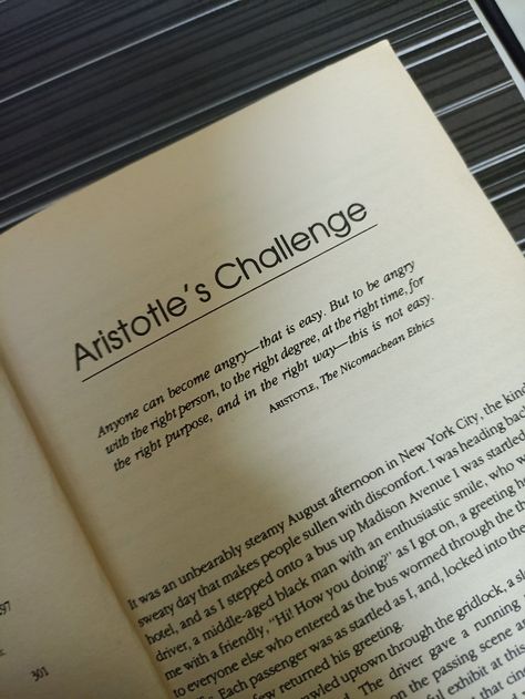 Daniel Goleman Emotional Intelligence, Developing Emotional Intelligence, Emotional Intelligence Psychology, Emotional Intelligence Book, Intelligent Aesthetic, Intelligence Aesthetic, How To Be Mysterious, Intelligent Books, Manifest Board