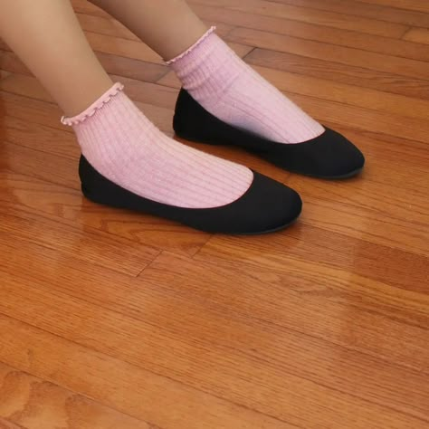 Socks Coquette, Coquette Socks, Flats Aesthetic, Lovely Socks, Aesthetic Lovecore, Black And Pink Aesthetic, Ballet Flats Pink, Coquette Lana Del Rey, Shoes Heels Classy