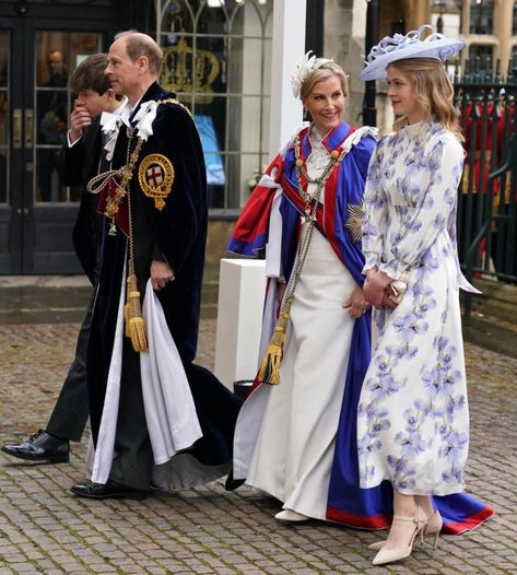 Prinz George, Coronation Gown, Lady Sarah Chatto, Düşes Kate, Duchess Of Edinburgh, Viscount Severn, Royal Portraits, Lady Louise Windsor, History Nerd