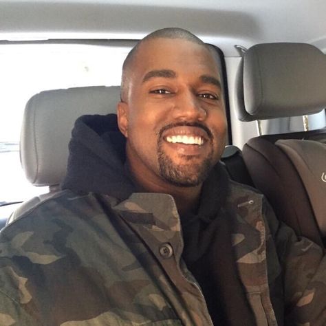 ye ! Kanye West Smiling, Kanye West Family, Dental Makeover, Man Crush Monday, Scott Disick, Hollywood Life, Tv Host, Perfect Life, Kourtney Kardashian