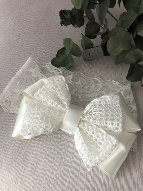 Handmade Baby Hair Band, White Bow With Matching Headband, Headband Looks, White Hair Accessories With Matching Headband For Baptism, White Matching Headband For Baptism, Knitting Yarn Diy, Baby Lace Headband, Baby Shadow Box, Baby Clothes Storage