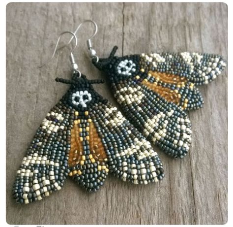 Seed Bead Crafts, Beadwork Necklace, Seed Bead Patterns, Beaded Earrings Patterns, Beadwork Patterns, Bead Embroidery Jewelry, Beaded Crafts, Bead Work Jewelry, Beaded Animals