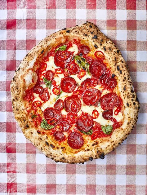 Honey Pizza, Nutella Pizza, Pizza Recipes Pepperoni, New York Pizza, I Love Pizza, Tomato Sauce Recipe, Spicy Honey, Grocery List, Pizza Recipes