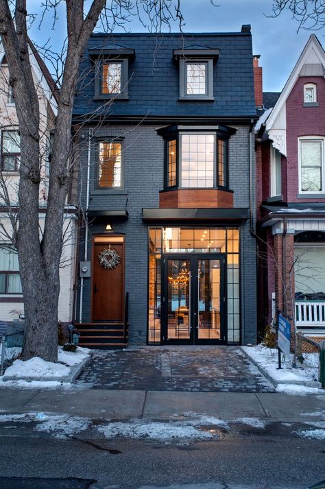 53 Palmerston Avenue - TRINITY-BELLWOODS, TORONTO (28 Comments) — the MASH Small House Room Design, Apartment House Design, Trinity Bellwoods, Urban House, Townhouse Exterior, Townhouse Designs, Apartment House, House Of Beauty, Row House