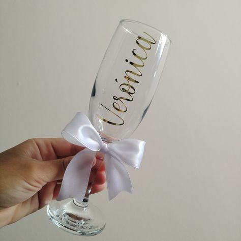 Hermosas copas personalizadas 🥂 #copas #brindar #brindis #bodas #15años #navidad #champagne #personalizados Champagne