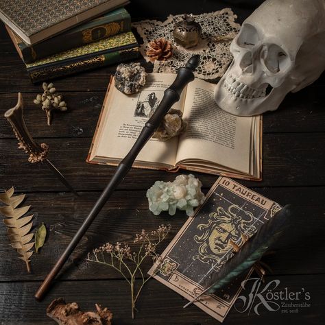 Wands Harry Potter, Witch Wand, Wizard Wand, Magic Wands, Harry Potter Wand, Harry Potter Aesthetic, Witch Art, Magic Wand, Hogwarts