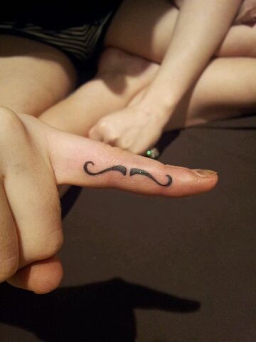 Mustache Tattoo On Finger, Mustache Tattoo, Finger Tats, Stick N Poke, Disney Tattoo, Finger Tattoo, Cute Small Tattoos, Apple Devices, Diy Tattoo