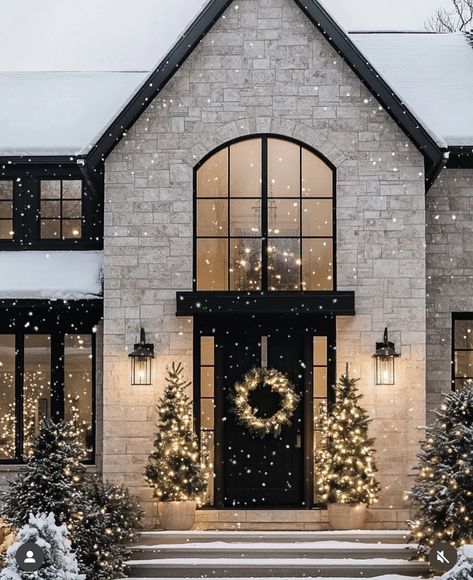 Glass House Entrance, Modern Farmhouse Christmas Exterior, Modern Christmas Front Door, Houses With Personality, Modern Transitional House Exterior, Christmas Farmhouse Exterior, Timeless Exterior Home Design, Christmas Lights On House Exterior Ideas, Farmhouse Christmas Lights Exterior