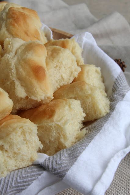 My Mother in Law’s Rolls (Doreen’s Rolls) How To Make Rolls, Country Bakery, Blueberry Pumpkin, Dried Milk, Bountiful Kitchen, Sandwich Rolls, Breakfast Banana, Apple Christmas, Stuffed Bread