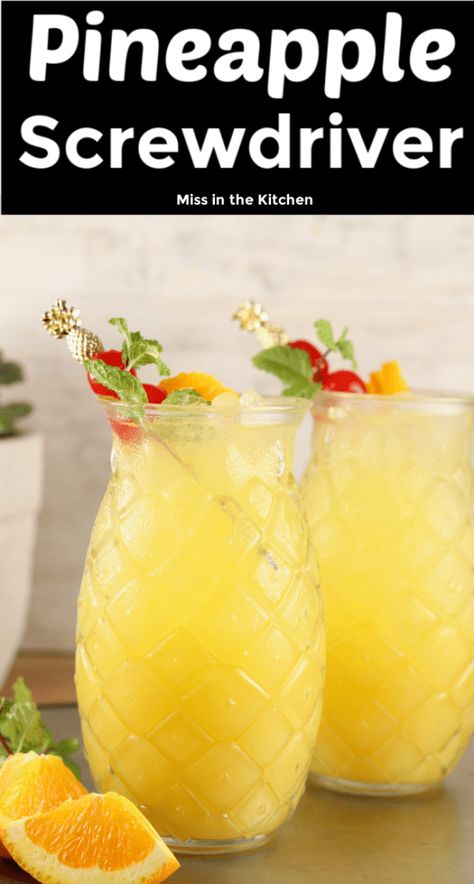 Pineapple Screwdriver, Screwdriver Cocktail, Campari Spritz, Drinks With Pineapple Juice, Orange Juice And Vodka, Pineapple Cocktail, Liquor Drinks, Boozy Drinks, Mixed Drinks Recipes