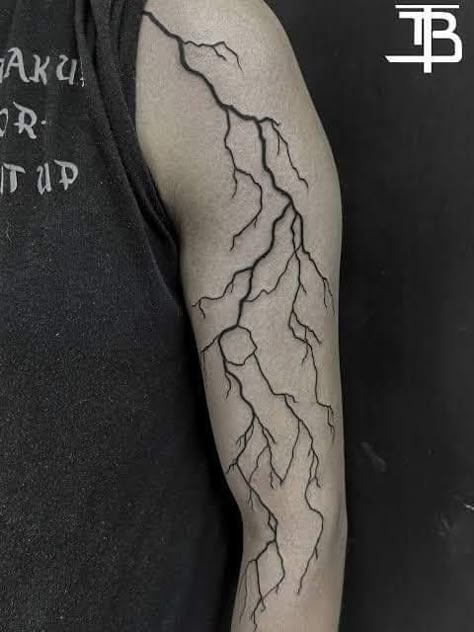 Thunder Tattoo, Blitz Tattoo, Storm Tattoo, Lightning Bolt Tattoo, Lightning Tattoo, Bolt Tattoo, Sleeves Ideas, Cute Profile Pictures, Shoulder Tattoo