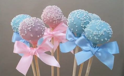 Gender Reveal Cakepops, Cake Pops Gender Reveal, Gender Reveal Dessert Table, Gender Reveal Candy, Gender Reveal Cake Pops, Gender Reveal Dessert, Baby Shower Gender Reveal Cake, Gender Reveal Diy, Baby Shower Cake Designs