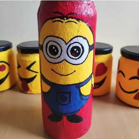 Cartoon Bottle Painting, Emoji Painting, Bulb Painting, Minion Drawing, Minion Art, Kids Bottle, Minions Love, Cute Minions, Emoji Love