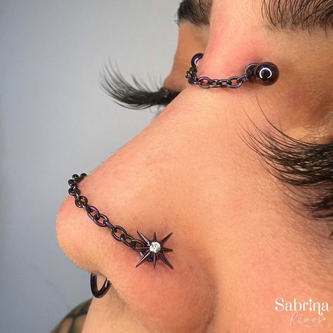 Sabrina Ramos | Piercing seguro (@sabrinabpiercing) • Instagram photos and videos Over The Nose Chain Piercing, Bridge Piercings, Nasallang Piercing, Piercing Designs, Nose Bridge Piercing, High Nostril Piercing, Dermal Piercings, Bridge Piercing, Pretty Piercings