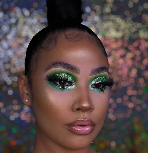 Follow @ LanaRyan98 for more Green Glitter Makeup, Makeup Cantik, Birthday Makeup Looks, Glitter Makeup Looks, Bright Makeup, Creative Makeup Looks, Glamour Makeup, Dark Skin Makeup, Makeup Obsession