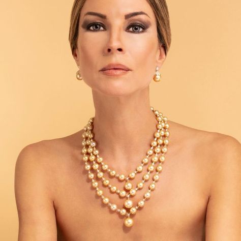 VESCHETTI on Instagram: "Adorned in exquisite South Sea pearls, our model @robertaruiu epitomizes luxury and sophistication on the “Divina” high jewelry set.
Explore our High Jewellery Pearls collection on our website.
www.veschetti.com 
For any information, contact us by DM or by the links in bio!
#veschetti_ofc #veschetticollection #veschettijewelry #veschettijewelryitalia #veschetti_italiancraftsmanship #italiancraftsmanship #veschetti_pearls #pearls #veschetti_diamonds #diamonds" Veschetti Jewelry, Asscher Cut Diamond Earrings, Cushion Cut Diamond Earrings, Heart Shaped Diamond Earrings, Marquise Cut Diamond Ring, Oval Cut Diamond Rings, Brilliant Cut Diamond Ring, Diamond Chain Necklace, Cushion Cut Diamond Ring