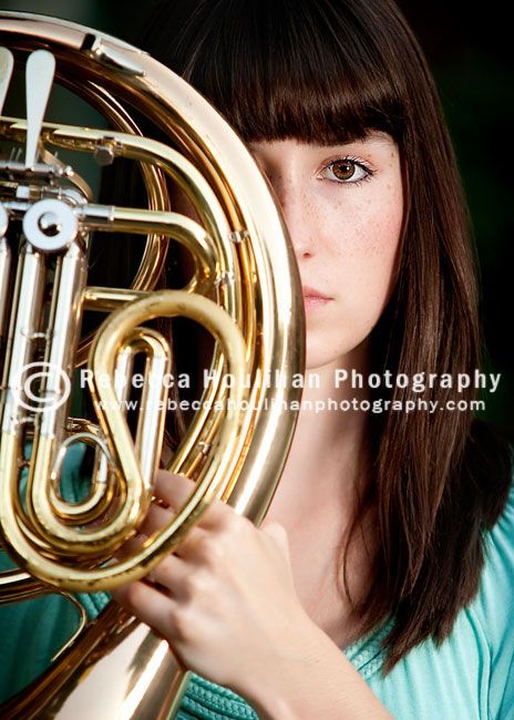 Senior pictures idea! Musician Poses, Musicians Photography, Band Senior Pictures, Musician Photos, French Horns, Musician Portraits, Musician Photography, Male Senior Pictures, Country Senior Pictures