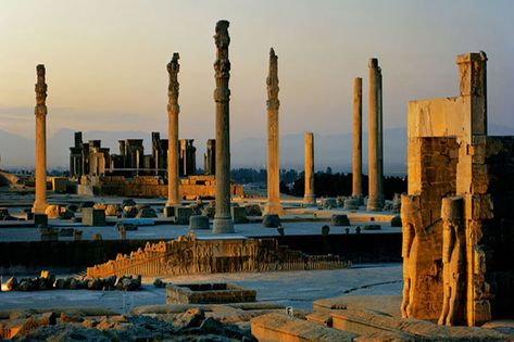 Persepolis, Iran. Ancient History Wallpaper, Ancient Rome History, Ancient History Timeline, History Wallpaper, Ancient History Archaeology, Shiraz Iran, Iran Travel, Ancient Persia, Persian Empire