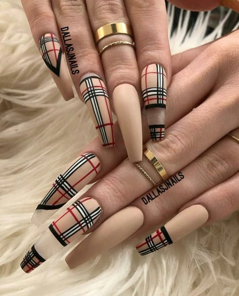 Burberry nails Burberry Nails, Video Nails, Video Nail, Ballerina Coffin, Gucci Nails, Solid Color Nails, Plaid Nails, Rose Gold Nails, Holographic Nails